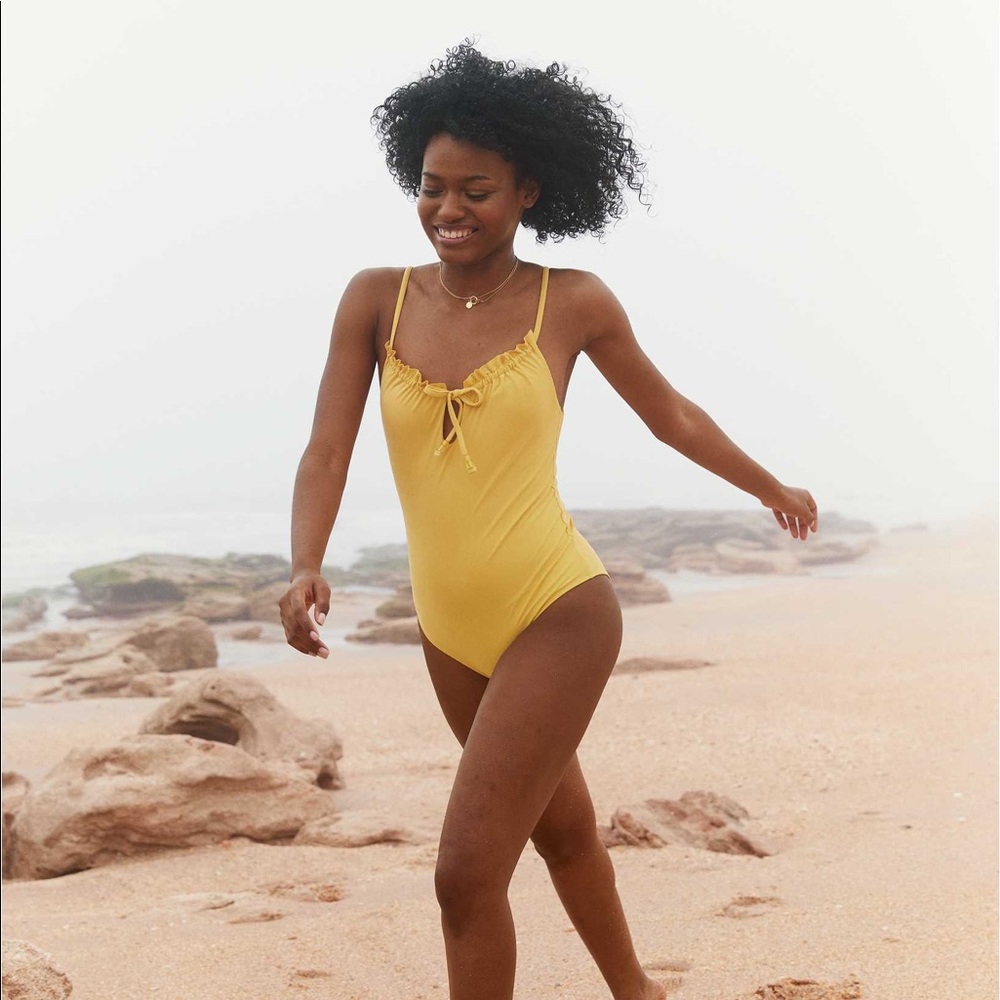 aerie ruffle keyhole one piece swimsuit